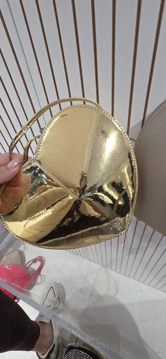 Чанта сърце Alaia златна и бежова