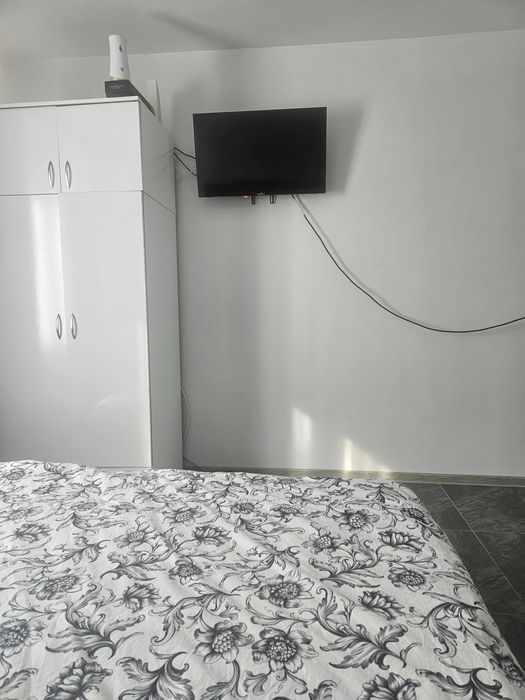Inchiriez apartament