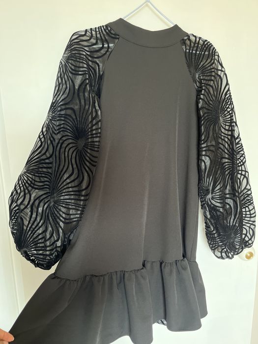 Продам платья новые