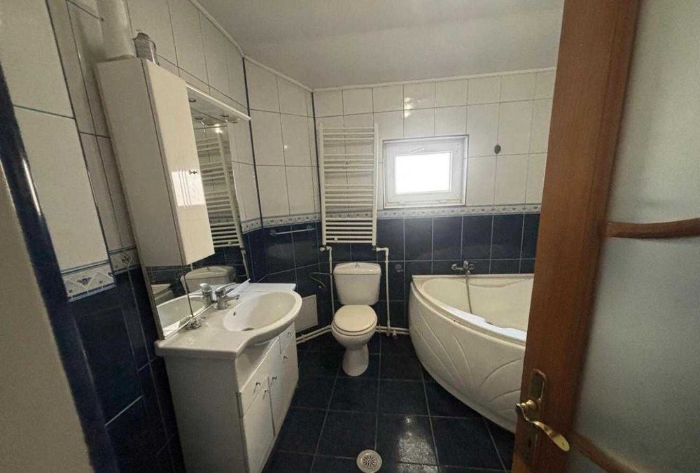 Apartament 3 camere  -  central Manastirea GOLIA - direct proprietar