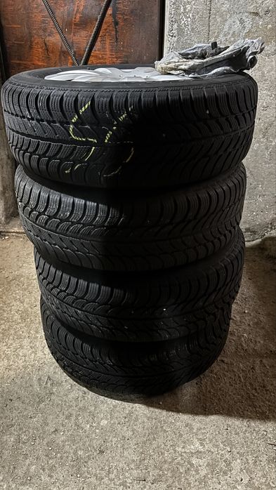 Vand urgent anvelope  iarna cu jante de otel