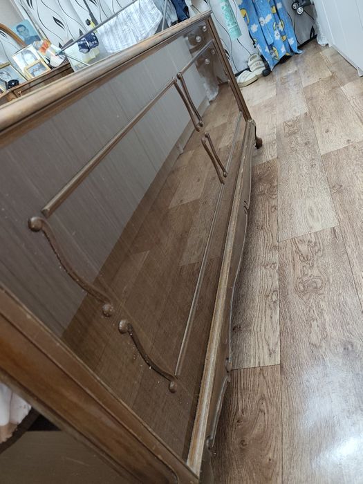 Двуспальная кровать с матрацами