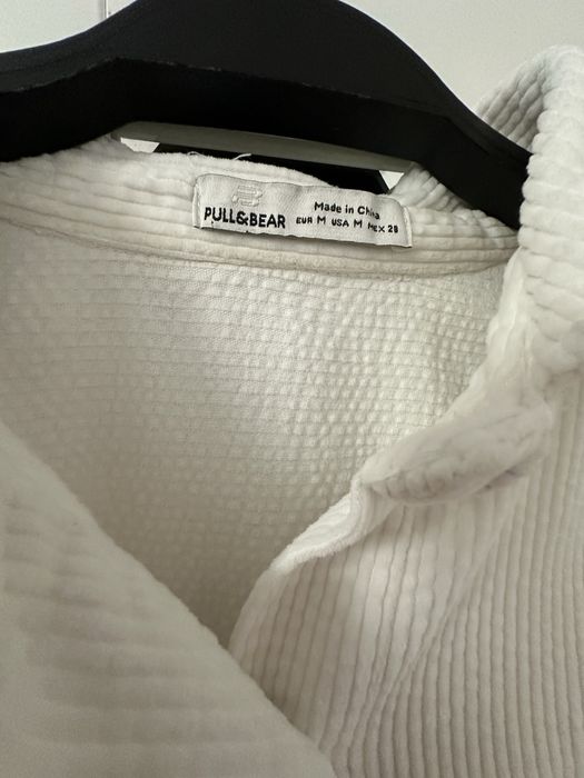PULL & BEAR M размер- дамска плюшена бяла риза