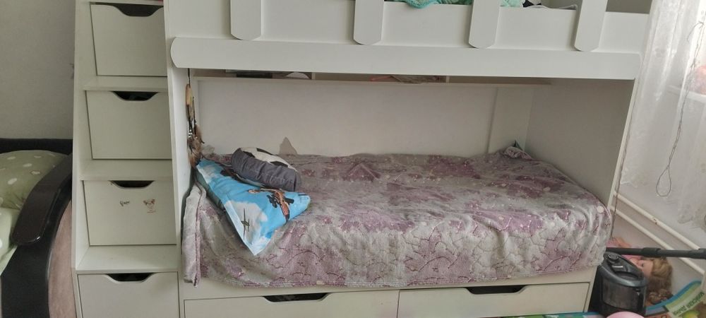 Двух ярусная кровать