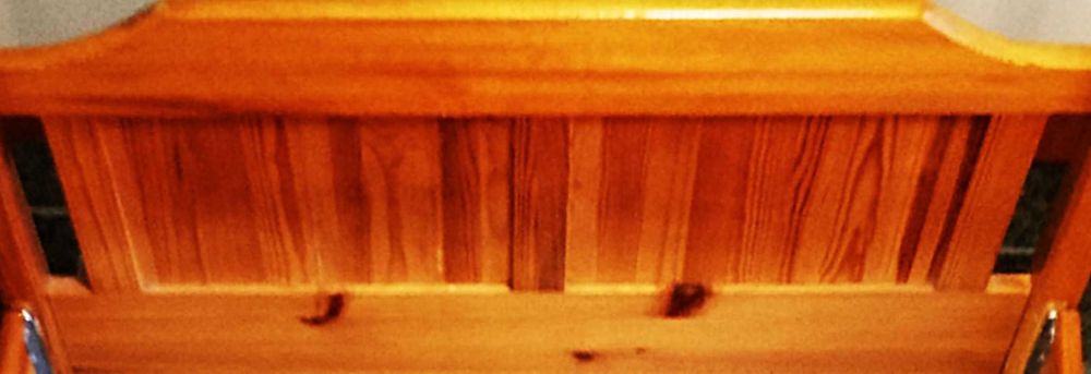 Голямо легло спалня,дърво.Размер 190/115.Състояние-отлично.