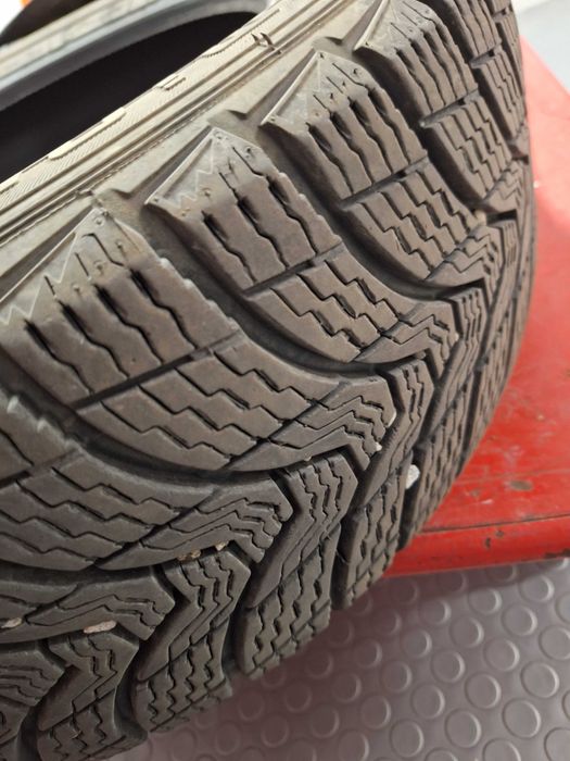 Зимни гуми 205/55/16 на 40лв на брой