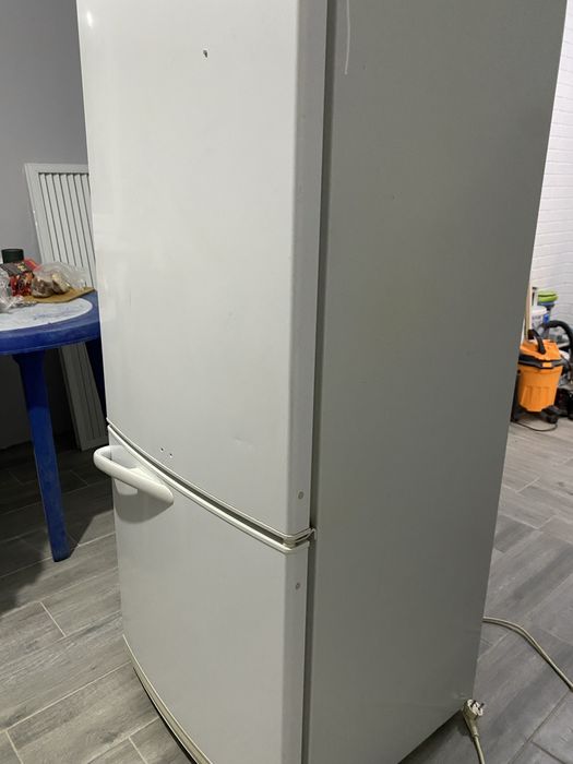 Продам холодильник б/у