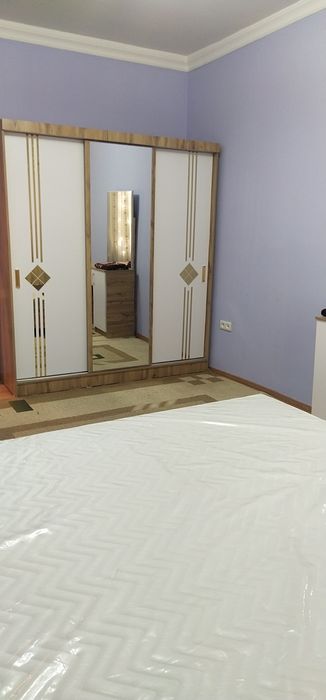 Arenda 2 kom kvartira s remontom,s mebelyu i tehnikoy