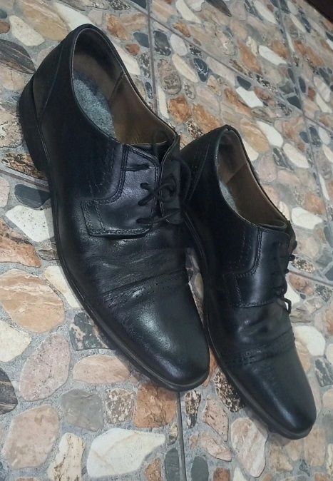 Pantofi barbati din piele marca Lasocki marimea 44-45 in stare perfect
