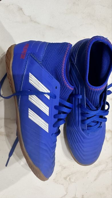 Футбольные бутсы adidas Predator