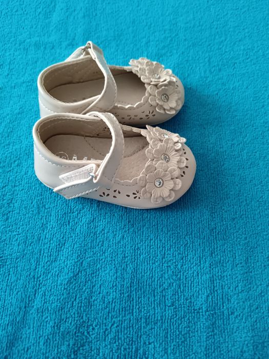 Vând Pantofiorii Fetiță Mărimea 16 Noi Italia