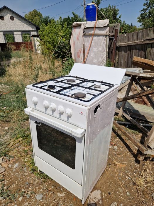 Продаётся газовая плита.
