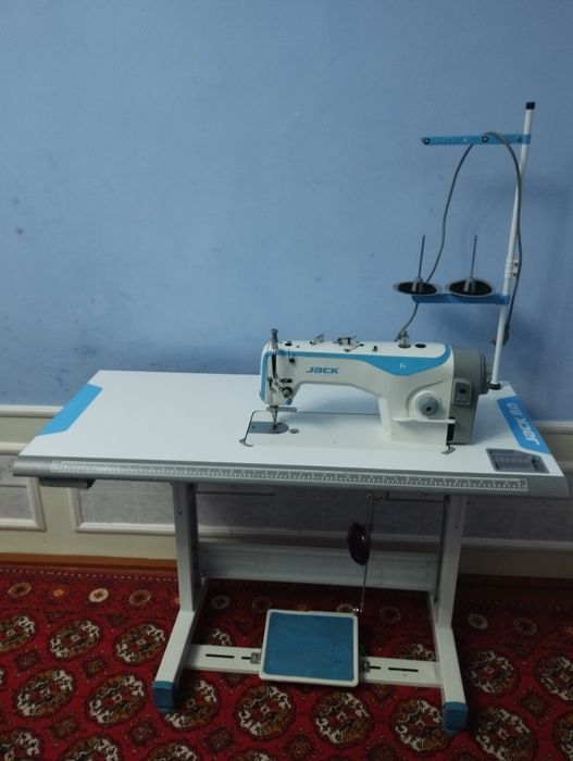 Tikuv mashina Jack F4