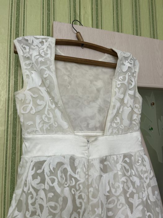 Платье белое красивая