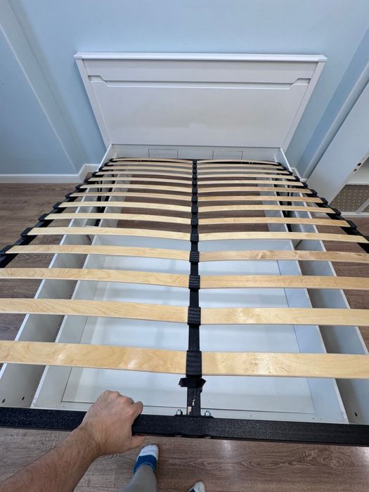 Продам кровать с матрасом