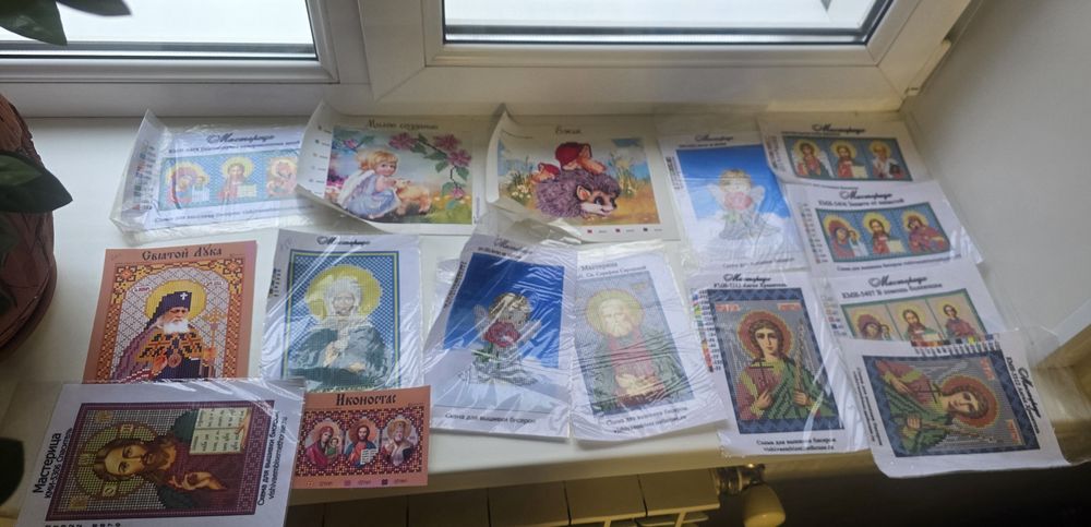 Рисунки на ткани для вышивки.