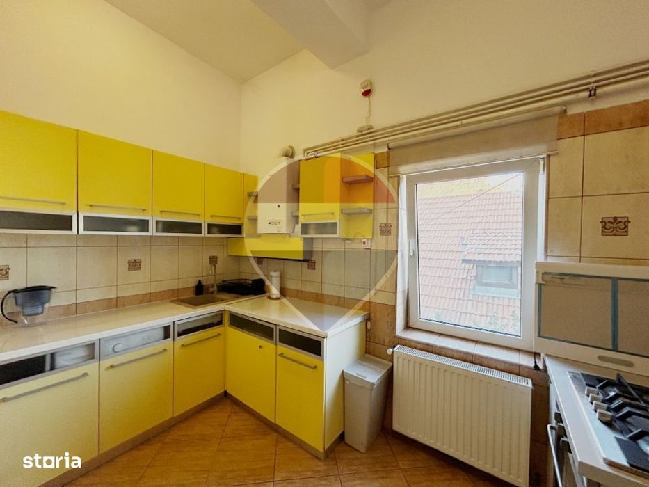 Apartament spatios 3 camere in zona Primaverii