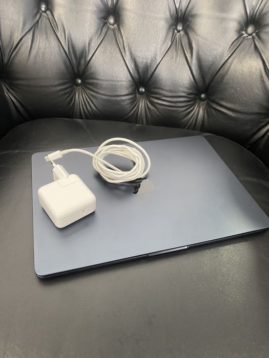 MacBook Air M2 13-inch/ 256 Gb / Space Gray / Cod produs: JXQP