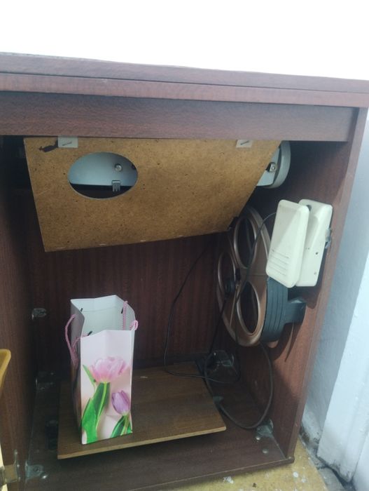 Продам швейную машинку