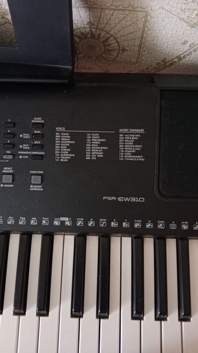 Продам синтезатор