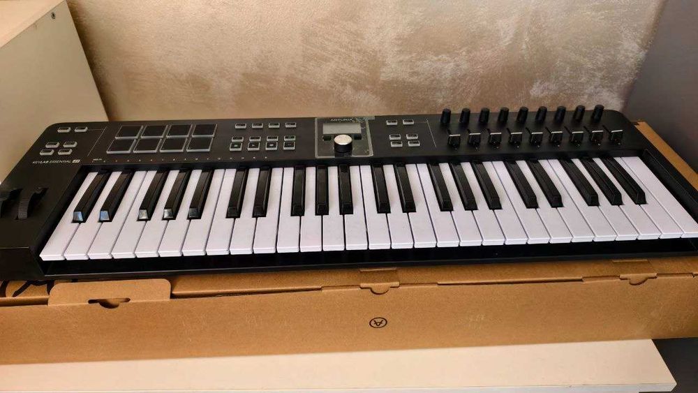 MIDI-клавиатура Arturia KeyLab Essential 49 MK3
