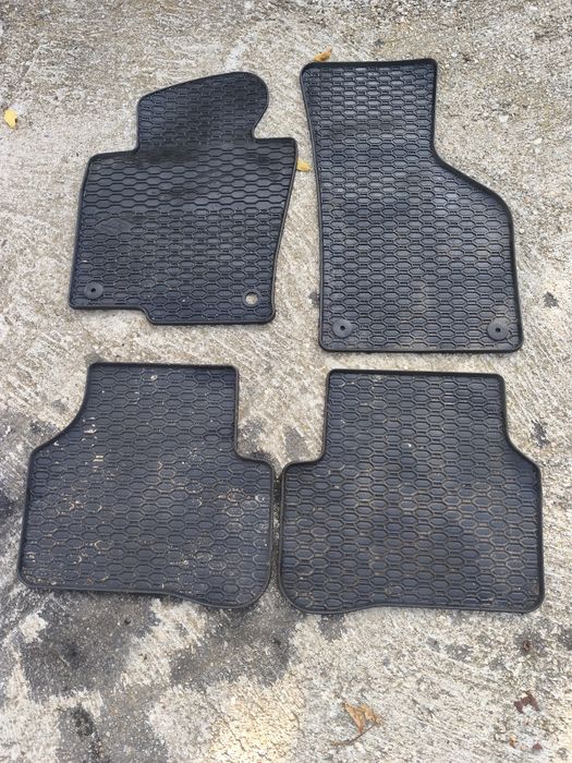 Preșuri de cauciuc dedicate Volkswagen Passat B6 / covorașe Passat B6