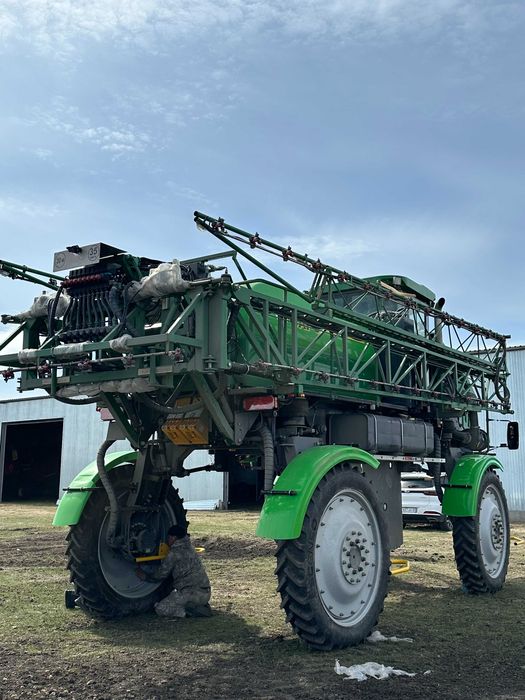 Барс ОС-4000 Самоходный опрыскиватель