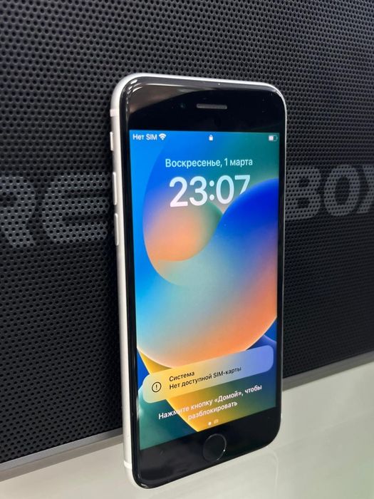 Айфон SE 2 минус на фото