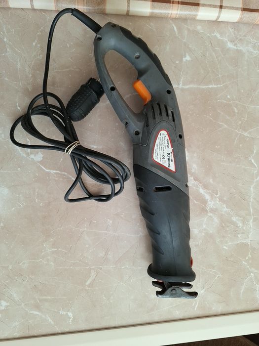 Електрически сяблен трион.Хтремерем