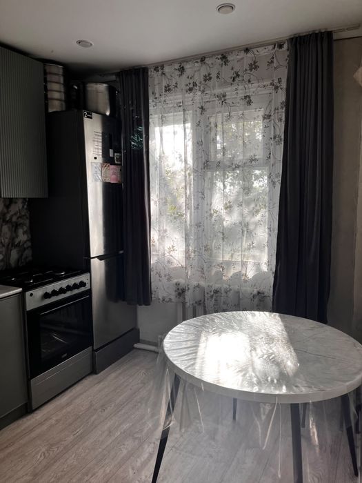 Продам двух комнатную квартиру