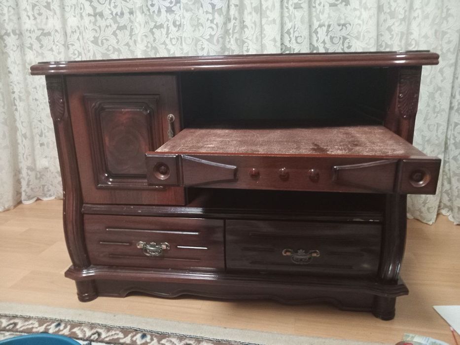 Тумба под телевизор Б/у , самовывоз, 15к