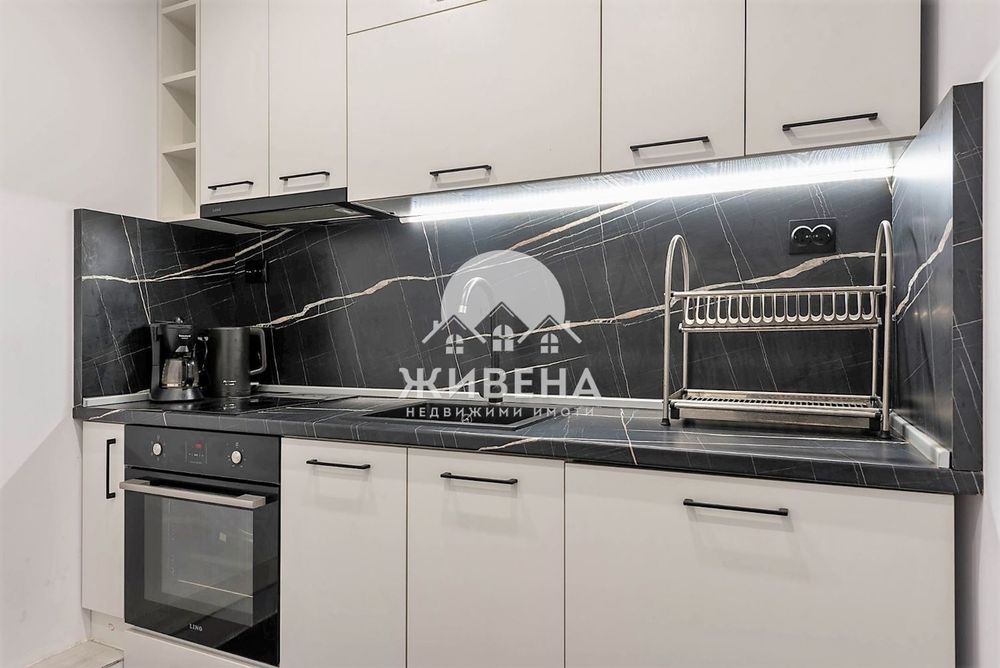 Дава се под наем Тристаен апартамент в Варна, Център - 80 кв.м за 747.66 € - Снимка #4