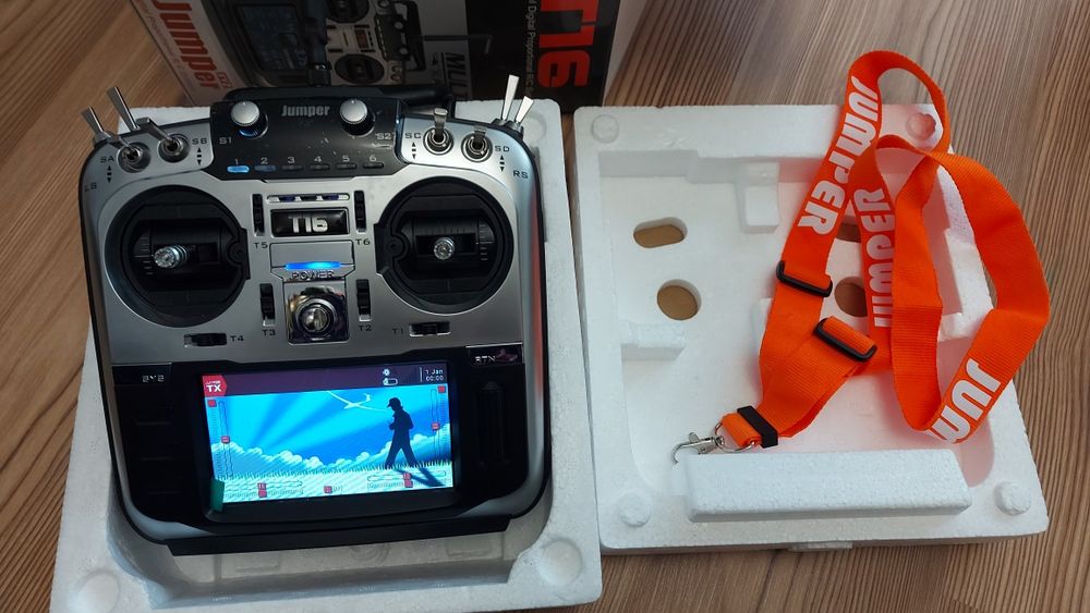 Jumper T16pro Multiprotocol + 4Ch Receiver