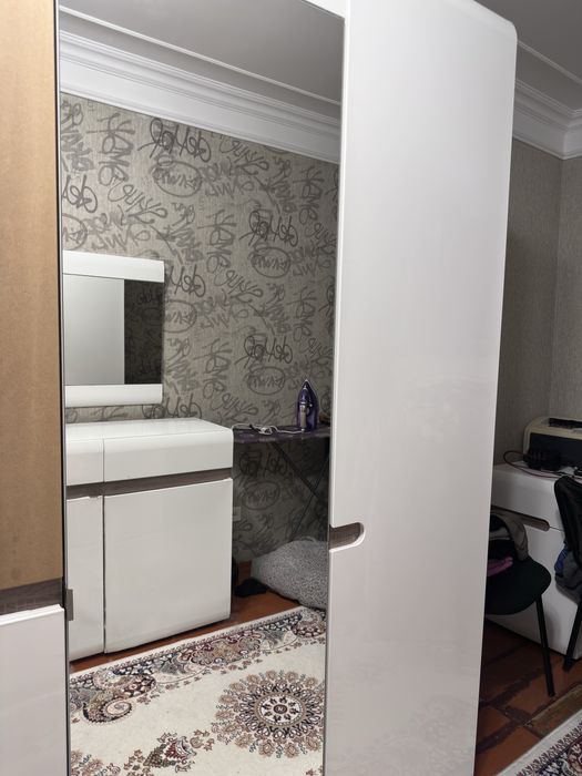 Шкаф белый Ацека