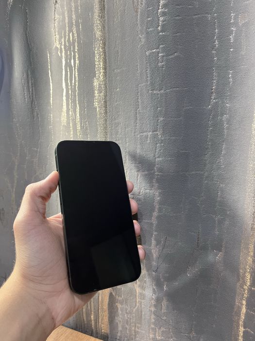 Айфон iPhone 13 в идеальном состоянии !
