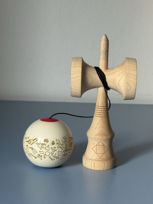 Vand Kendama Lotus + Okendama in stare buna