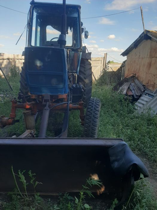 Трактор продам срочно