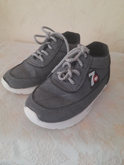 Кроссовки на мальчика