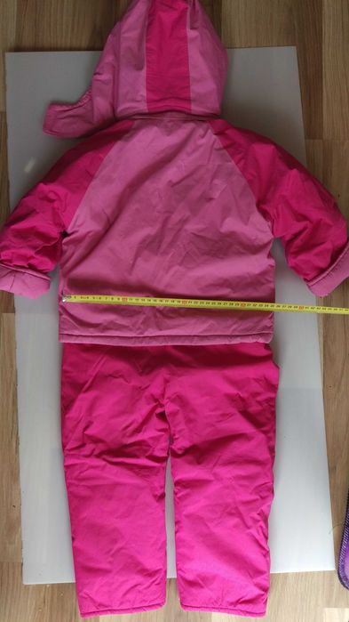 Детско яке и гащеризон изолирани