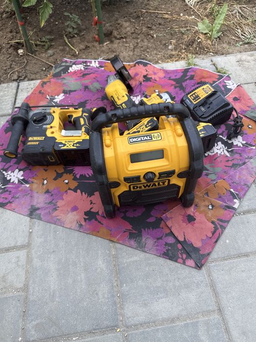 Vind set dewalt 4 piese 3acum 5 ah si incarc