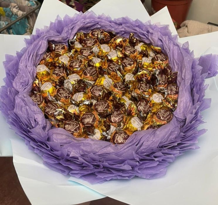 Букеты из фруктов и конфет