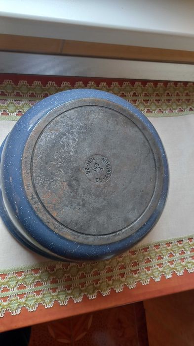 Vand cratita/vas cu torti fonta,emailata nefolosita