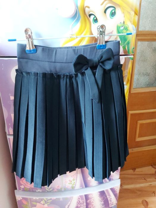 Продам школьные вещи на девочк,