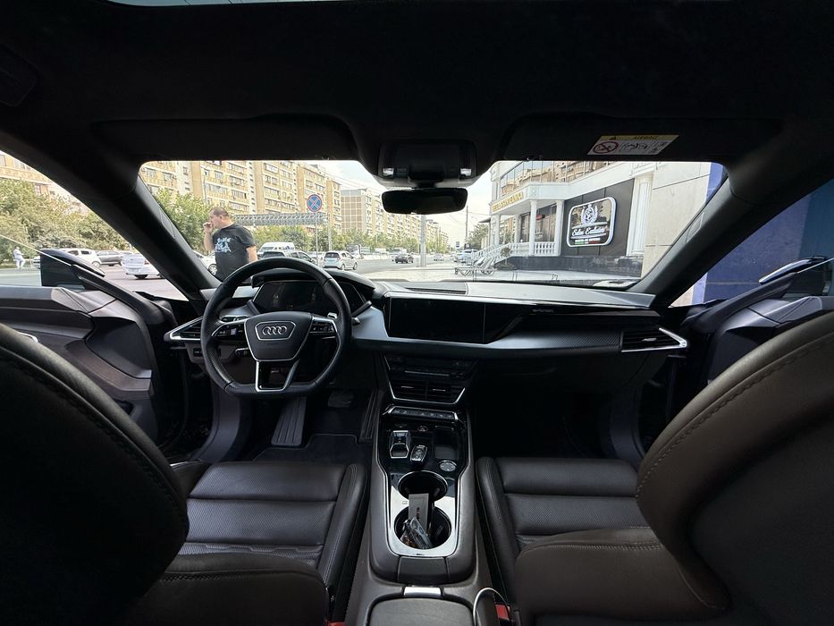 Продается Audi E-TRON GT фулловая