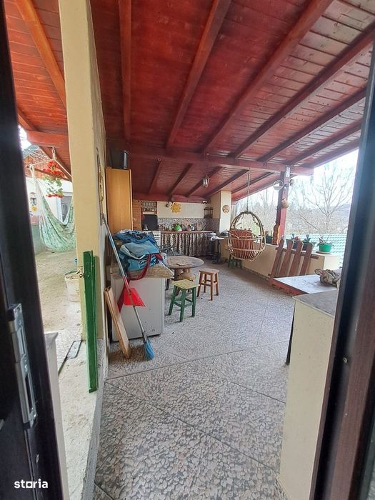 Vând casă Radesti,racordata la gaze,curent,apa si canalizare