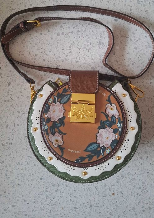 Малка дамска чанта