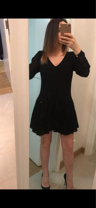 Guess рокля с красива долна част/пола