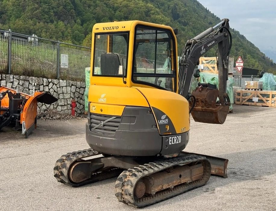 Miniexcavator Volvo ECR 28