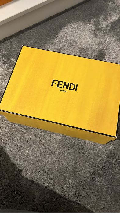 Adidași Fendi Flow originali mărimea 38
