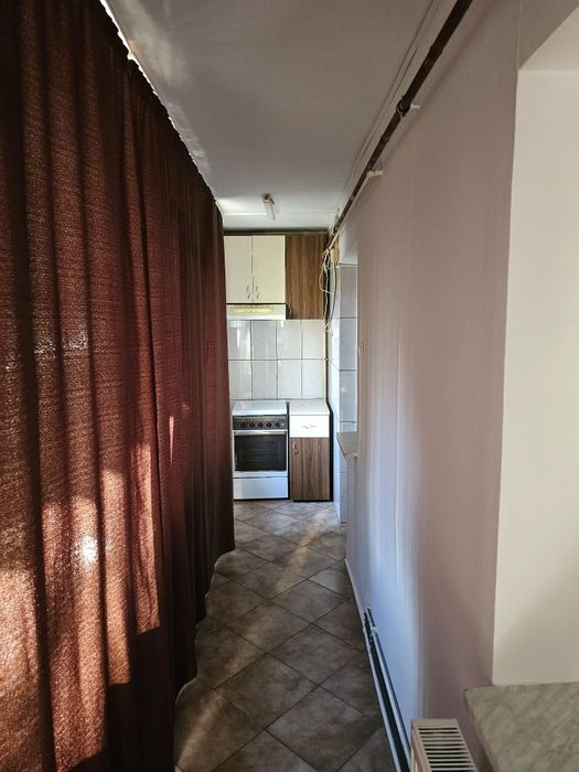 Închiriez apartament 2 camere decomandat